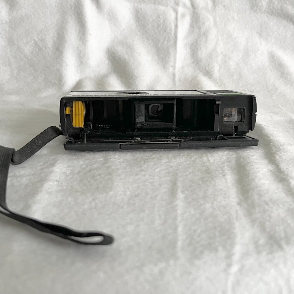 Vintage 1970’s ‘Pocket Instamatic 30 Camera’ 110 Film** UNTESTED - Picture 5 of 8